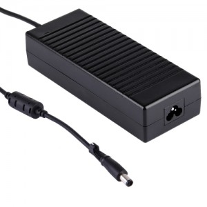 CARGADOR COMPATIBLE HP 120W 18.5V 6.5A AC 7,4X5,0MM CON  PINO INTERNO